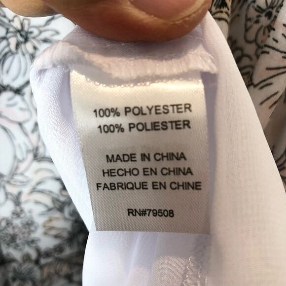 Violet and Claire Floral Tank - Picture 3 of 5